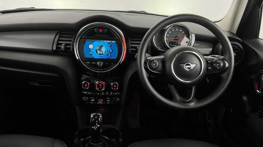 Mini Hatch 1.5 Cooper Classic II Comfort Pack 2018 Black #3