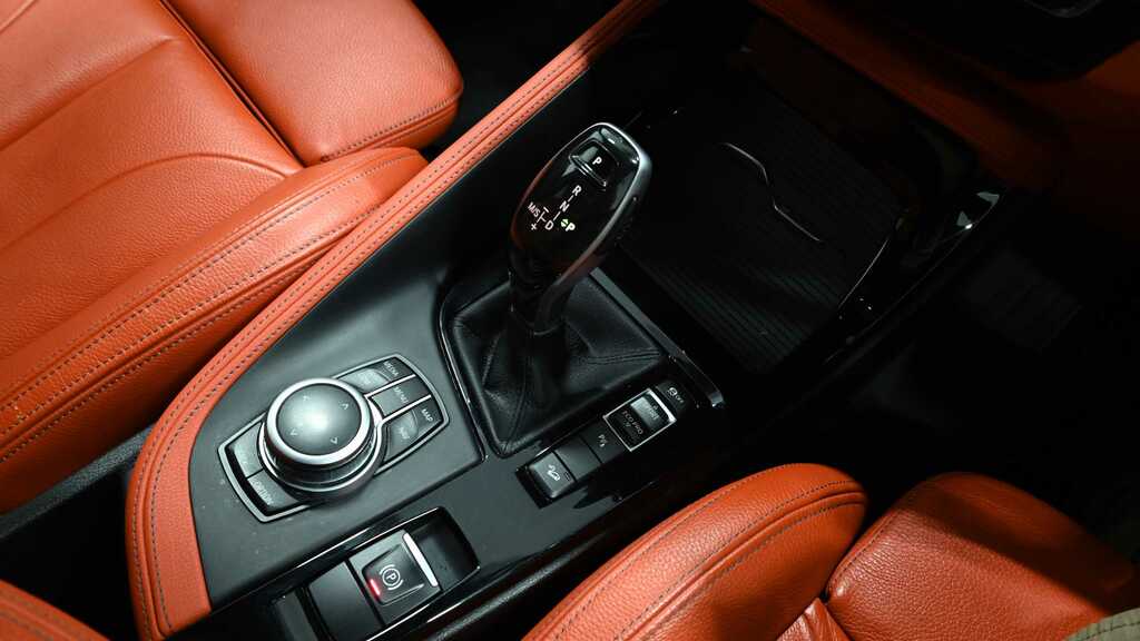 BMW X2 Sdrive18i Se Black #10