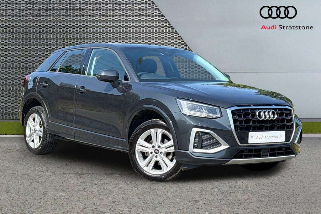 Audi Q2 Tfsi Sport 1.5 White #1