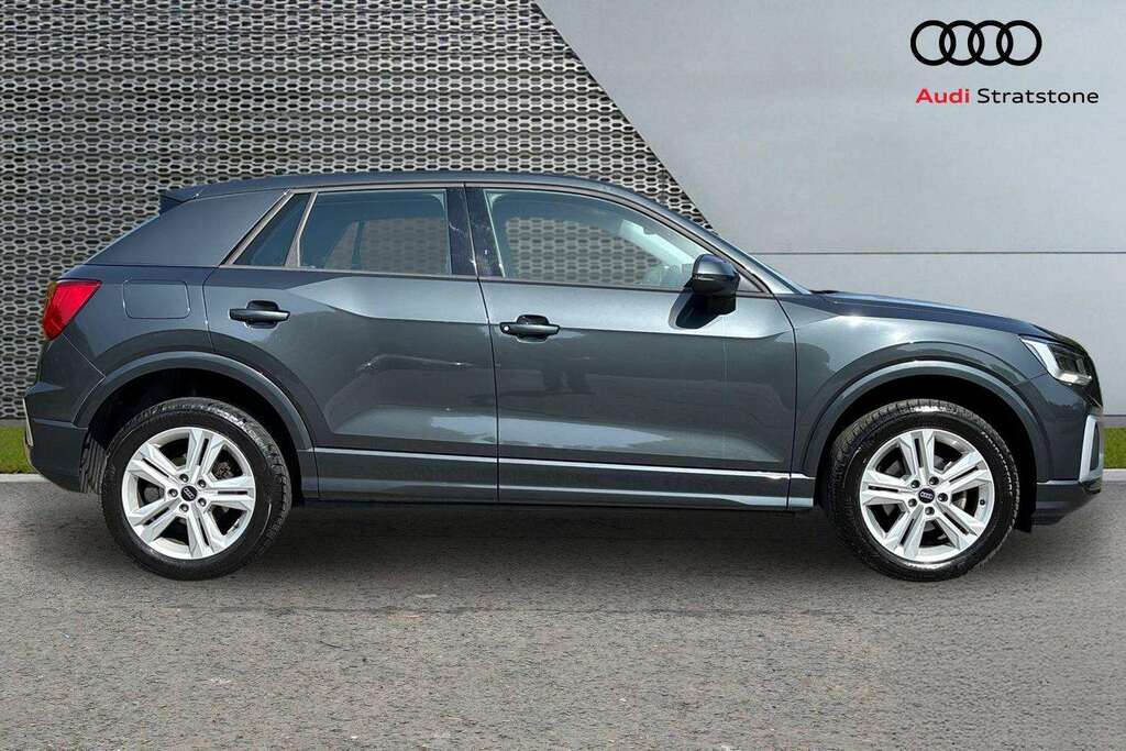 Audi Q2 Tfsi Sport 1.5 White #4