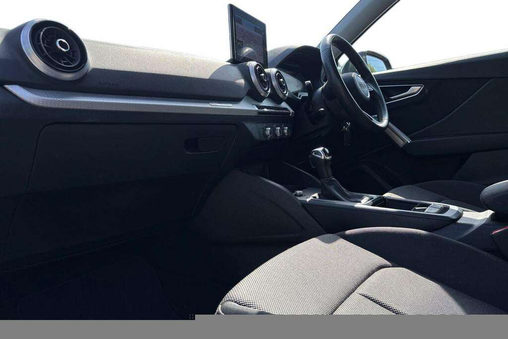 Audi Q2 Tfsi Sport 1.5 White #13