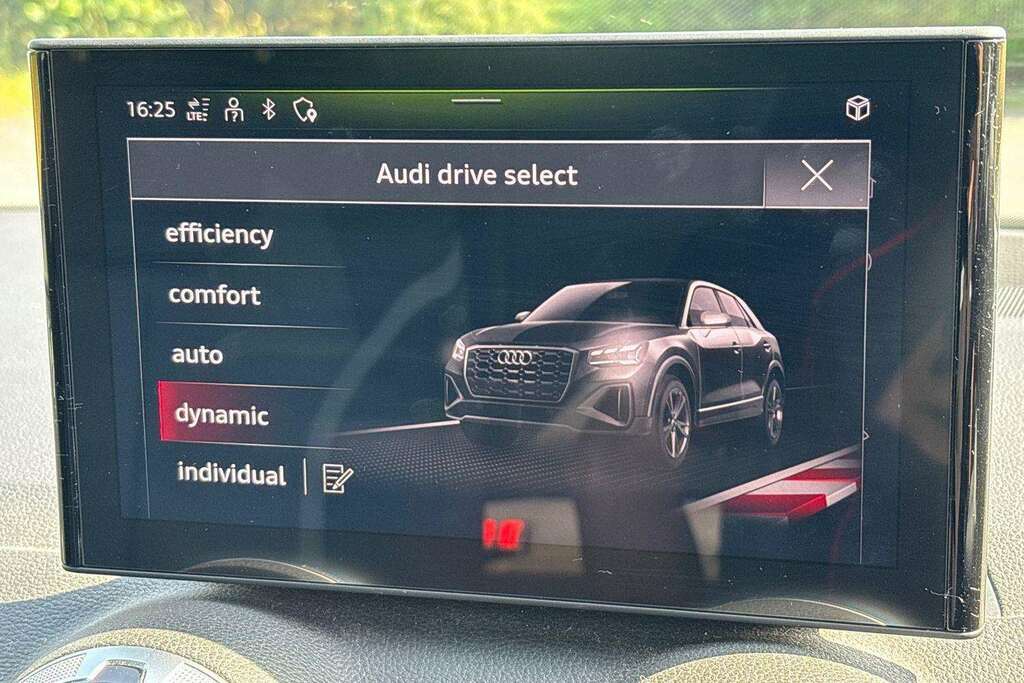 Audi Q2 Tfsi Sport 1.5 White #20