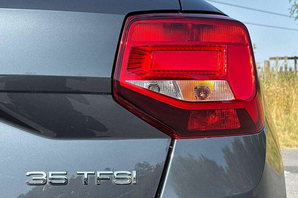 Audi Q2 Tfsi Sport 1.5 White #8