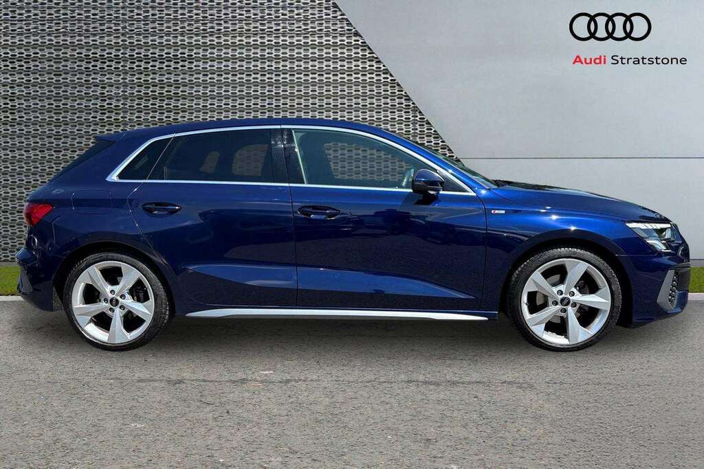 Audi A3 35 Tfsi S Line 2024 MJ24OMG Blue #4