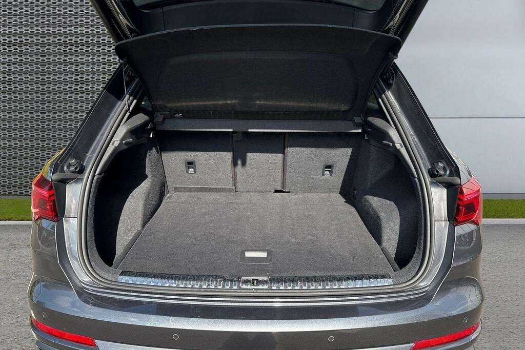 Audi Q3 35 Tfsi Black Edition White #12