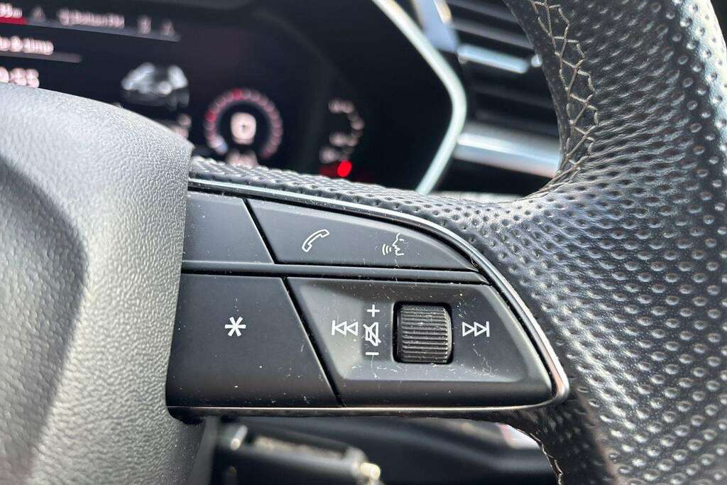 Audi Q3 35 Tfsi Black Edition White #16