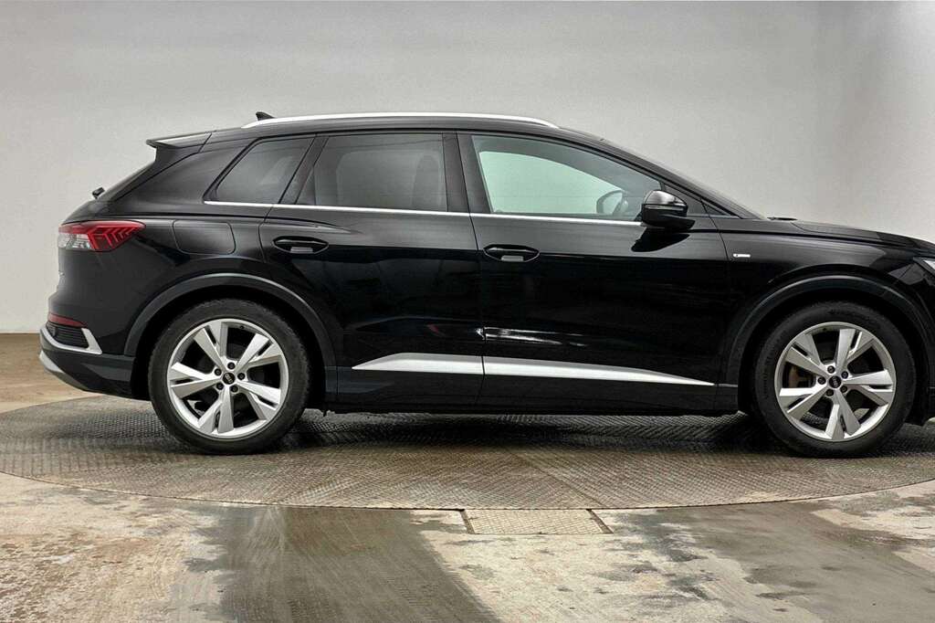 Audi Q4 E Tron 150Kw 40 82Kwh S Line 2022 Black #3