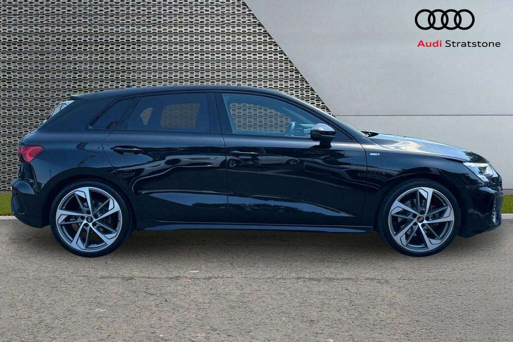 Audi A3 35 Tfsi Black Edition S Tronic 2024 MD24FCA Black #3