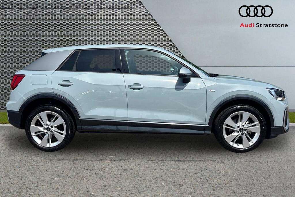 Audi Q2 35 Tfsi S Line S Tronic 2025 Grey #4