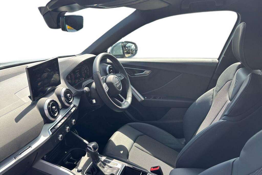 Audi Q2 35 Tfsi S Line S Tronic 2025 Grey #2