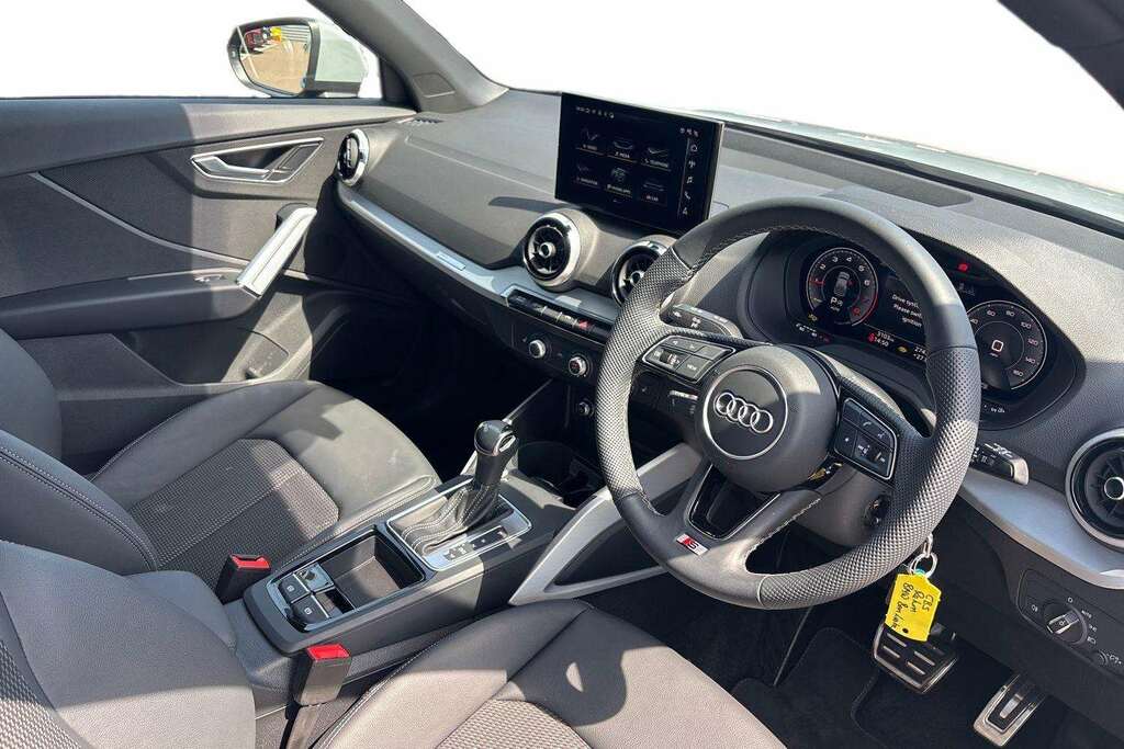 Audi Q2 35 Tfsi S Line S Tronic 2025 Grey #6