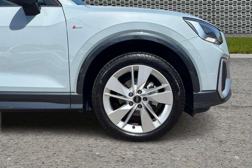 Audi Q2 35 Tfsi S Line S Tronic 2025 Grey #5
