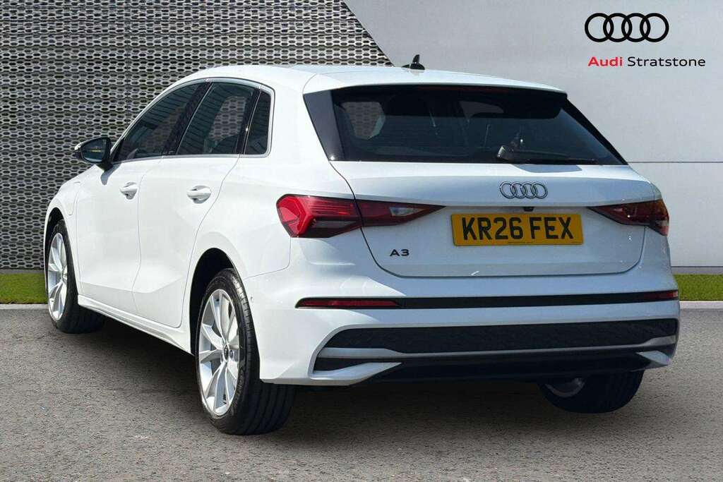 Audi A3 1.5 Tfsi E 204 Sport S Tronic 2026 White #3