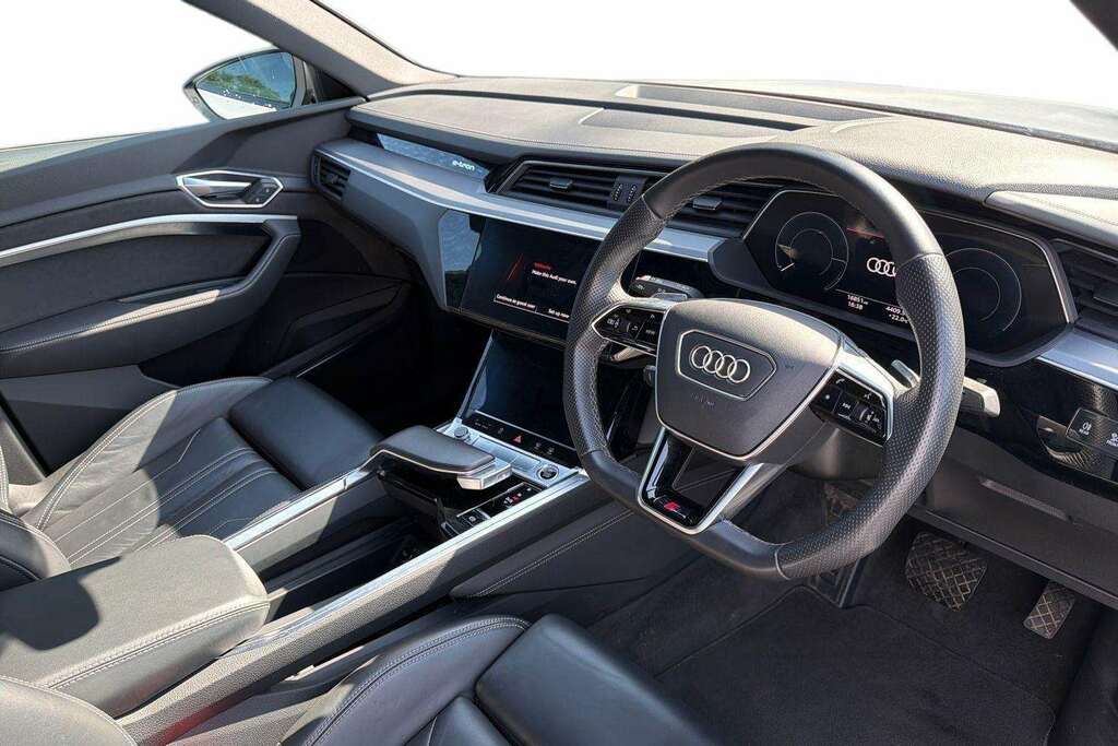Audi E-tron 300Kw 55 Quattro 95Kwh Black Edition 2023 White #2
