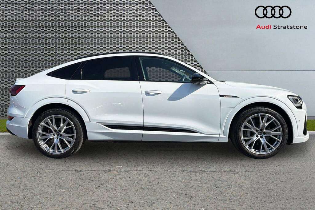 Audi E-tron 300Kw 55 Quattro 95Kwh Black Edition 2023 White #4
