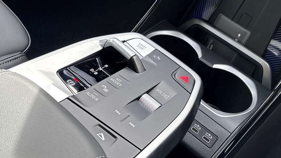 BMW iX2 150Kw Edrive20 M Sport 65Kwh Blue #11