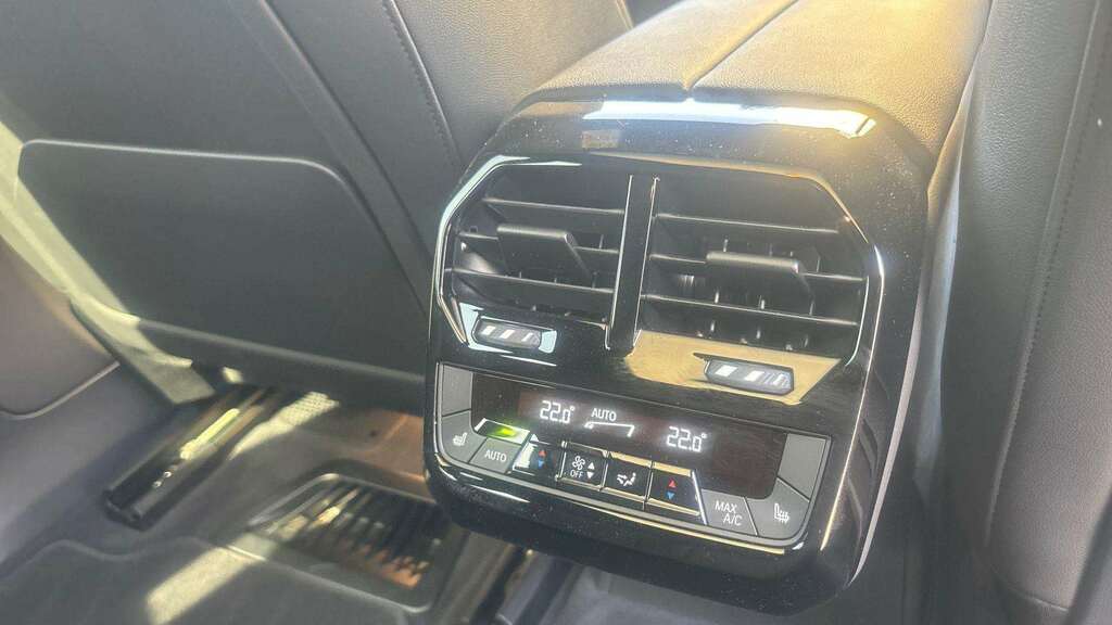 BMW iX M60 111.5Kwh Xdrive White #32