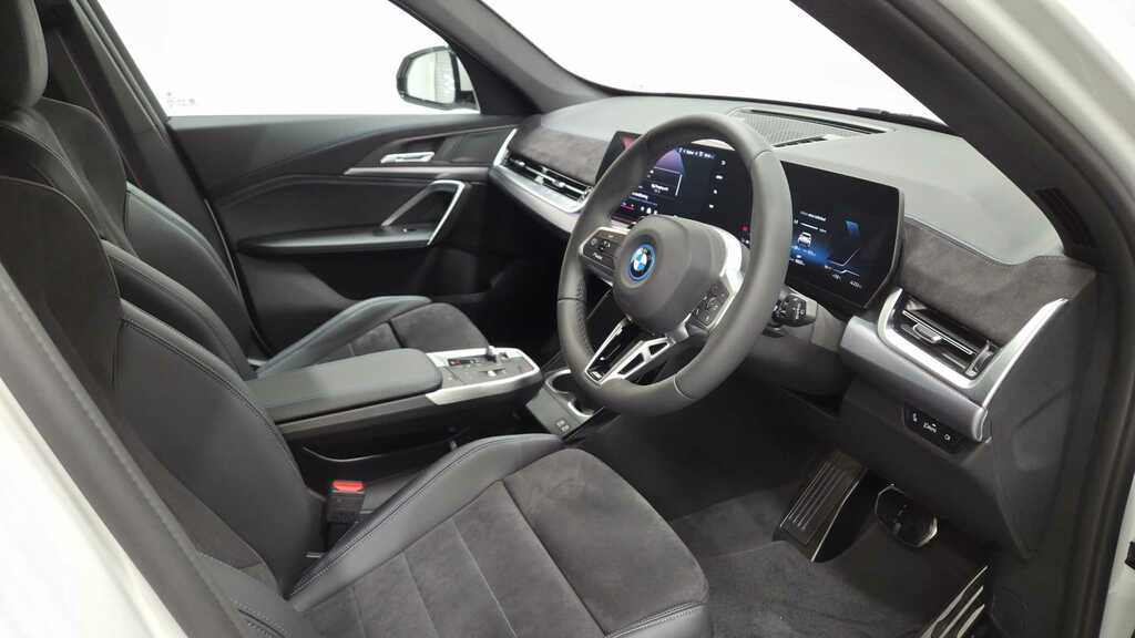 BMW iX1 230Kw Xdrive30 Shadow Edition 65Kwh 2026 White #6