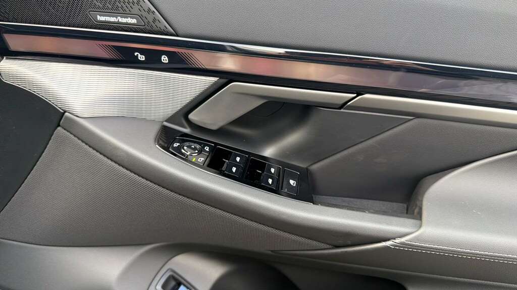BMW i5 250Kw Edrive40 M Sport Pro 84Kwh Black #25