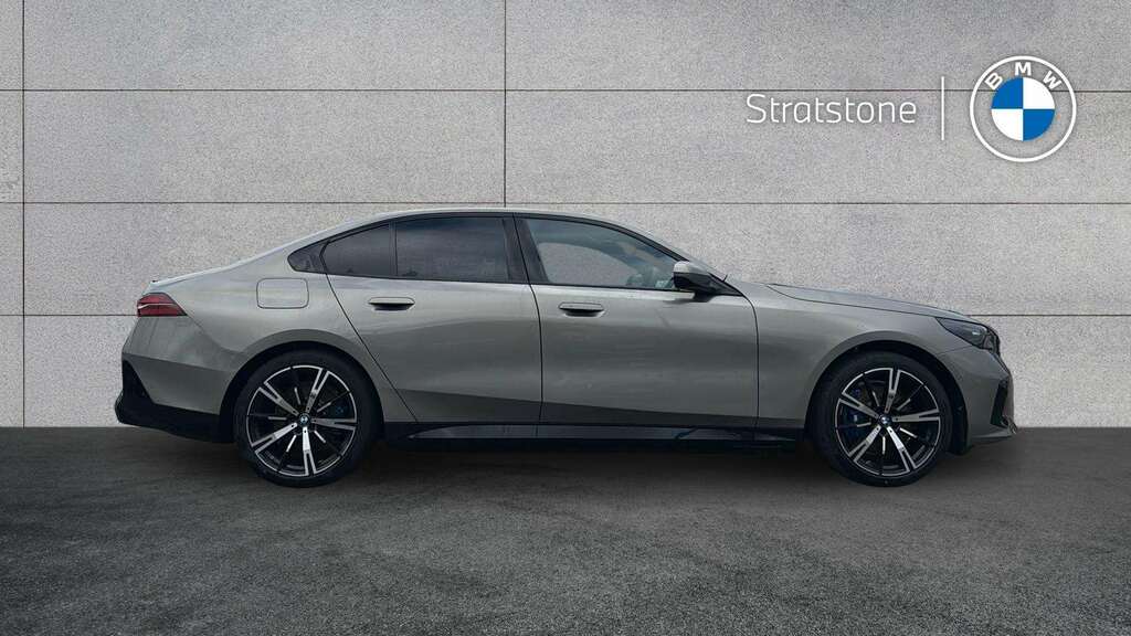 BMW i5 250Kw Edrive40 M Sport Pro 84Kwh 2026 Grey #3