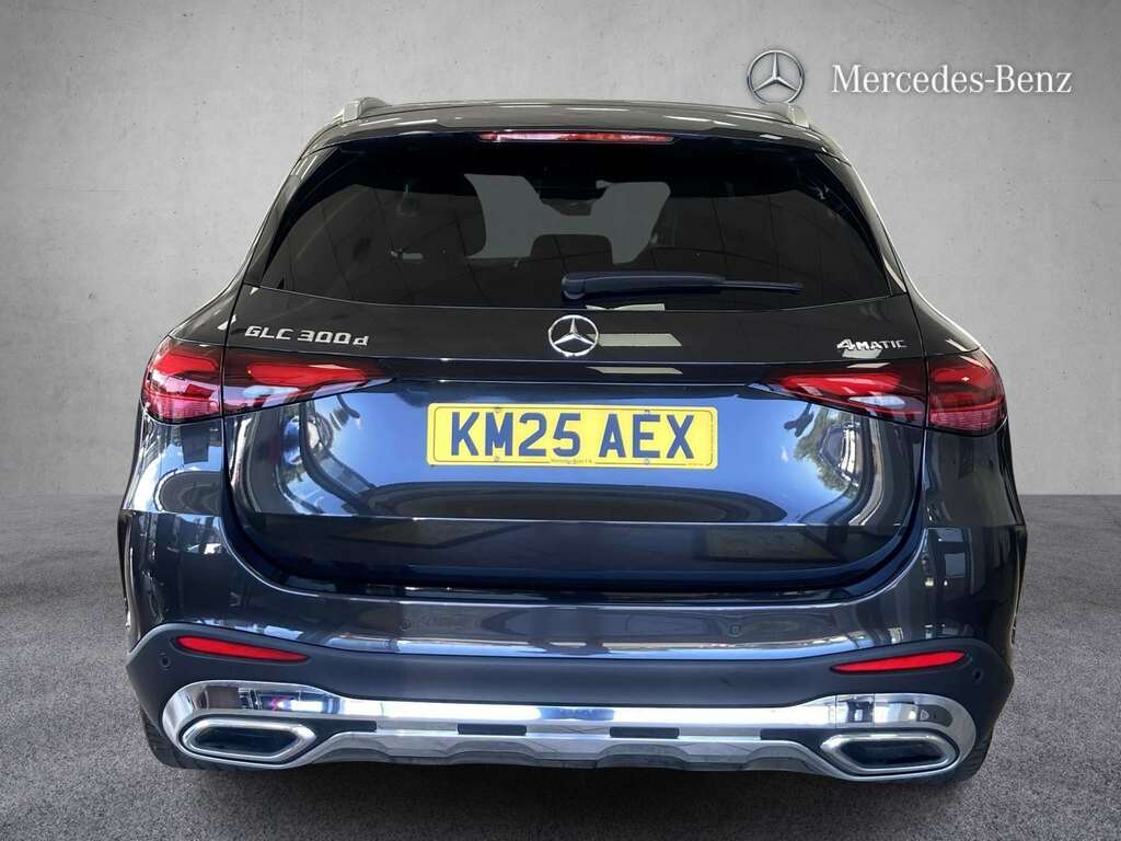 Mercedes-Benz GLC Class Glc 300 4Matic Rhd Black #2