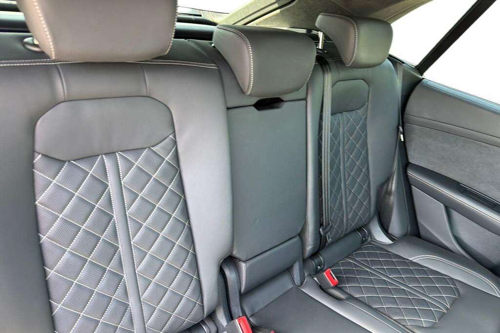 Audi Q8 4.0 Tfsi V8 Black Grey #16