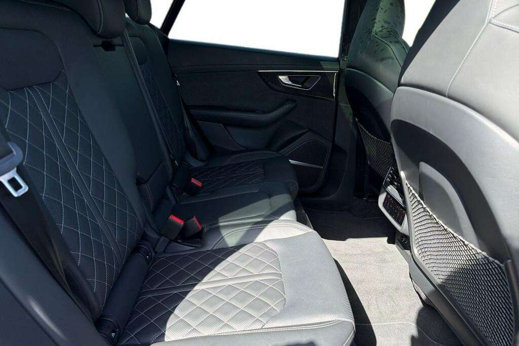 Audi Q8 4.0 Tfsi V8 Black Grey #15