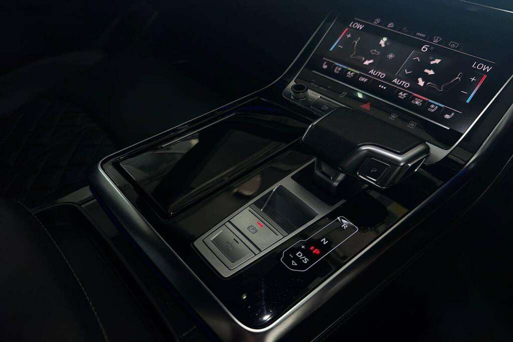 Audi Q8 4.0 Tfsi V8 Black Grey #9