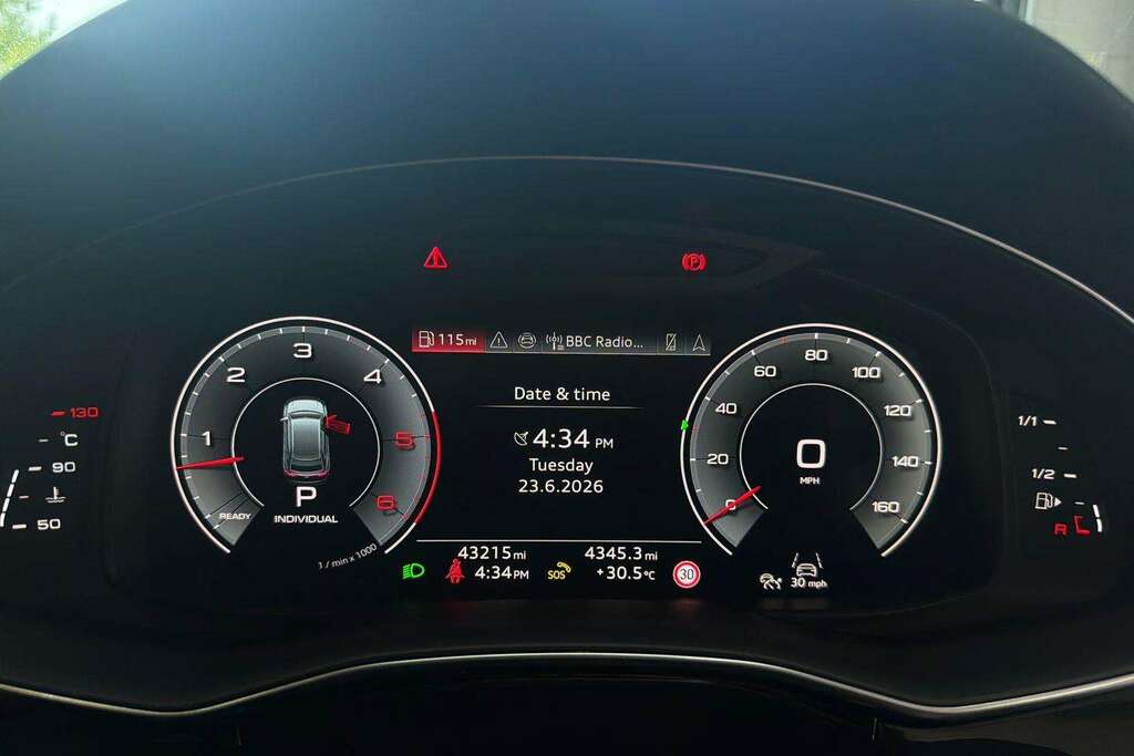 Audi Q8 4.0 Tfsi V8 Black Grey #12
