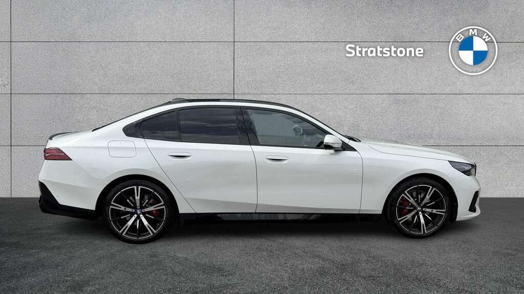 BMW 5 Series 530E M Sport Pro 2026 White #3