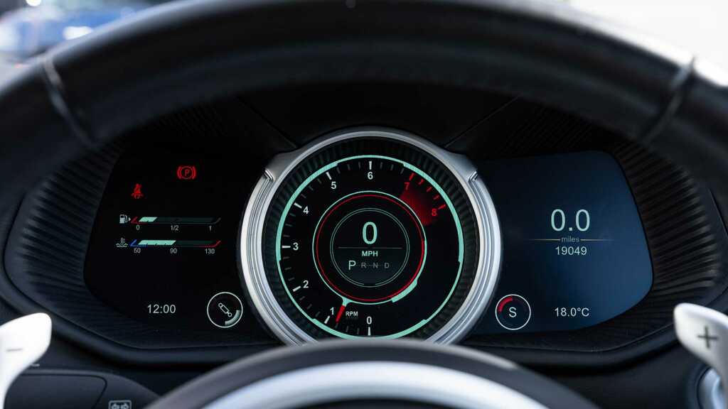 Aston Martin DB11 V8 Touchtronic 2018 Red #6