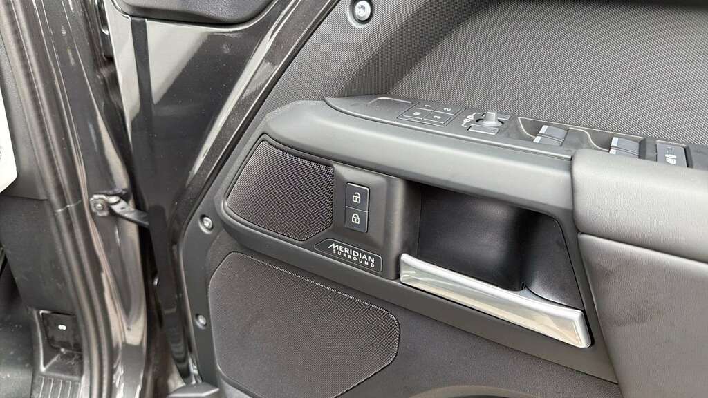 Land Rover Defender 130 3.0 D350 X-dynamic Hse Red #23