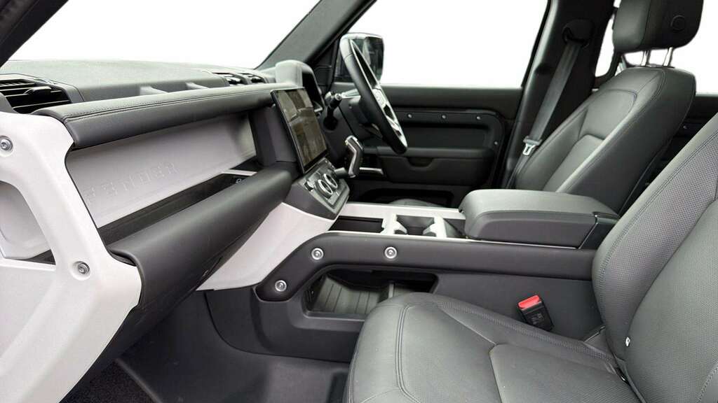 Land Rover Defender 130 3.0 D350 X-dynamic Hse 130 2025 Grey #3