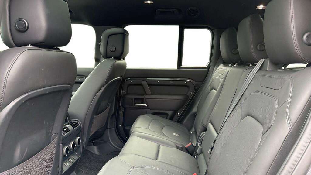 Land Rover Defender 130 3.0 D350 X-dynamic Hse 130 2025 Grey #4