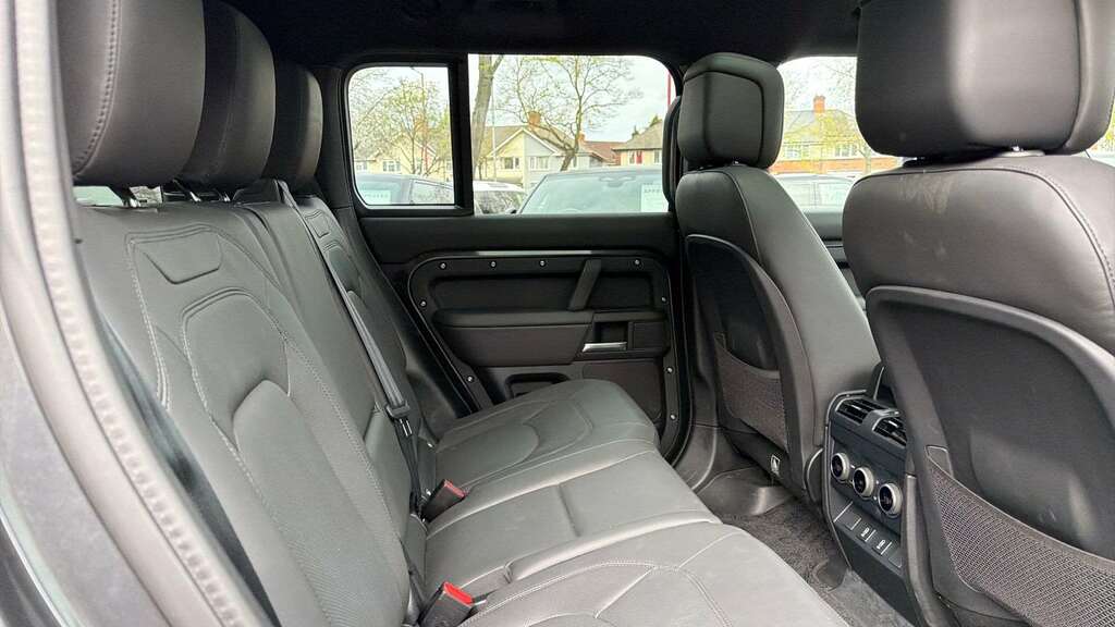 Land Rover Defender 130 3.0 D350 X-dynamic Hse Red #34
