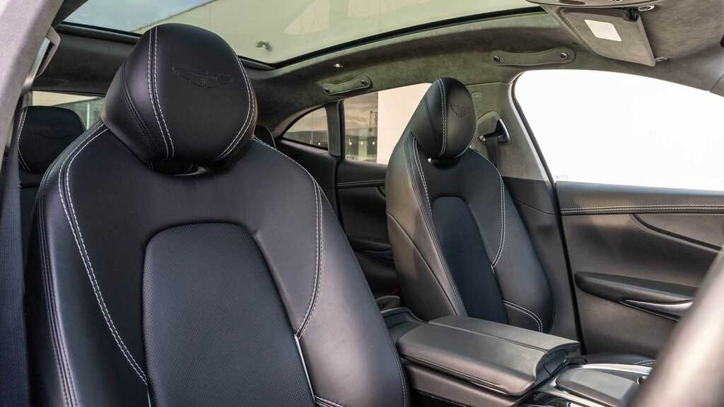 Aston Martin DBX V8 4Wd  #13