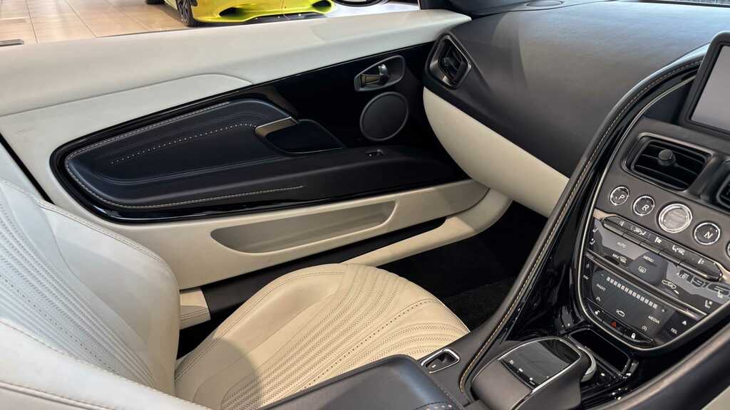 Aston Martin DB11 V8 528 Volante Touchtronic Grey #17
