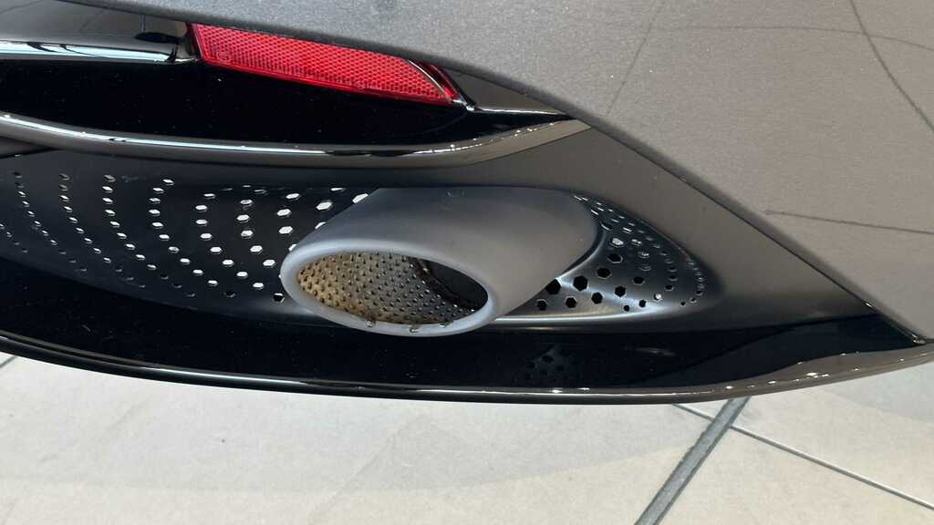Aston Martin DB11 V8 528 Volante Touchtronic Grey #32