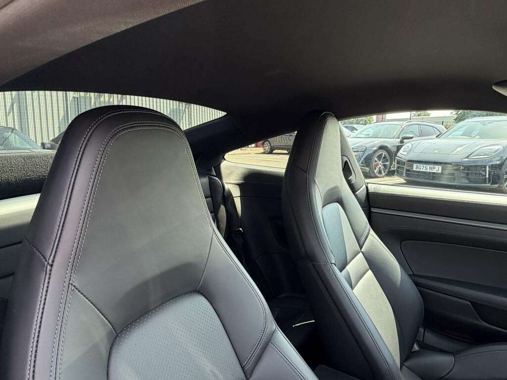 Porsche 911 Carrera 4 Gts Pdk Green #15