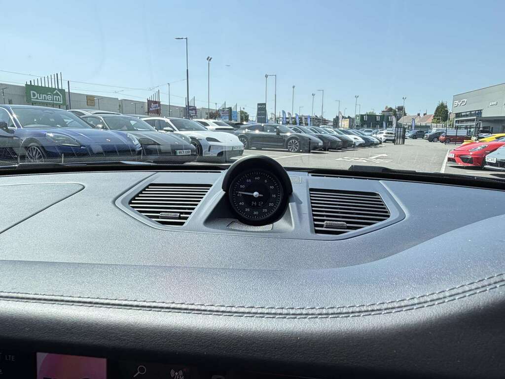Porsche 911 Carrera 4 Gts Pdk Green #27