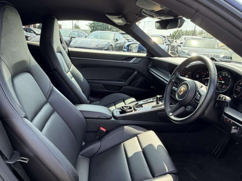 Porsche 911 Carrera 4 Gts Pdk Green #10