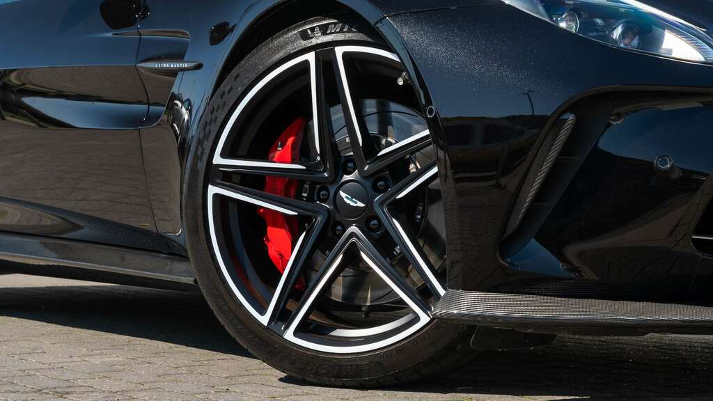Aston Martin Vantage V8 2024 Black #4