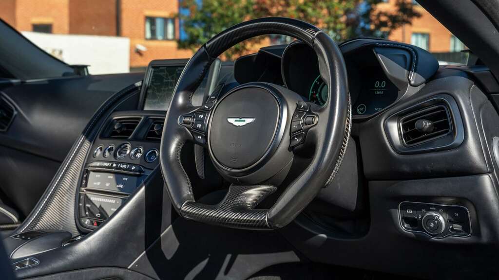 Aston Martin DBS 5.2 V12 Biturbo Ultimate Coupe Eur Black #16
