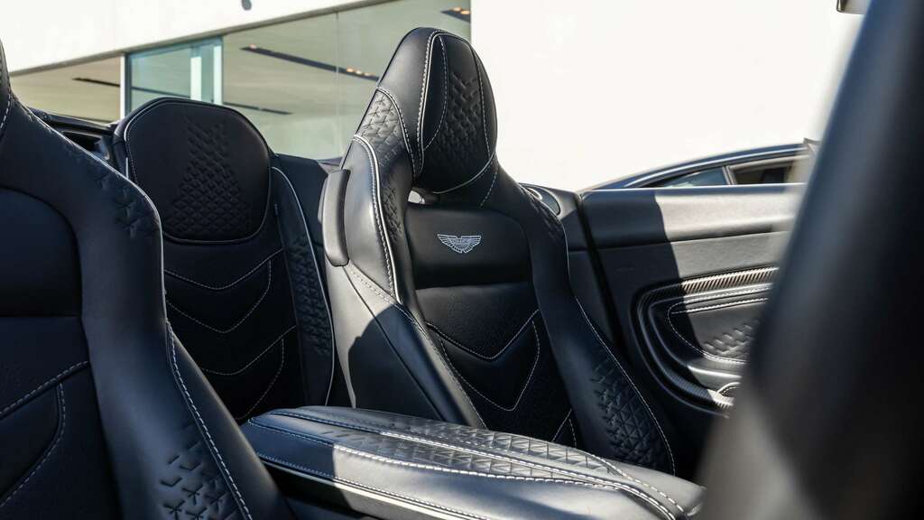 Aston Martin DBS V12 Volante Touchtronic 2023 Black #4