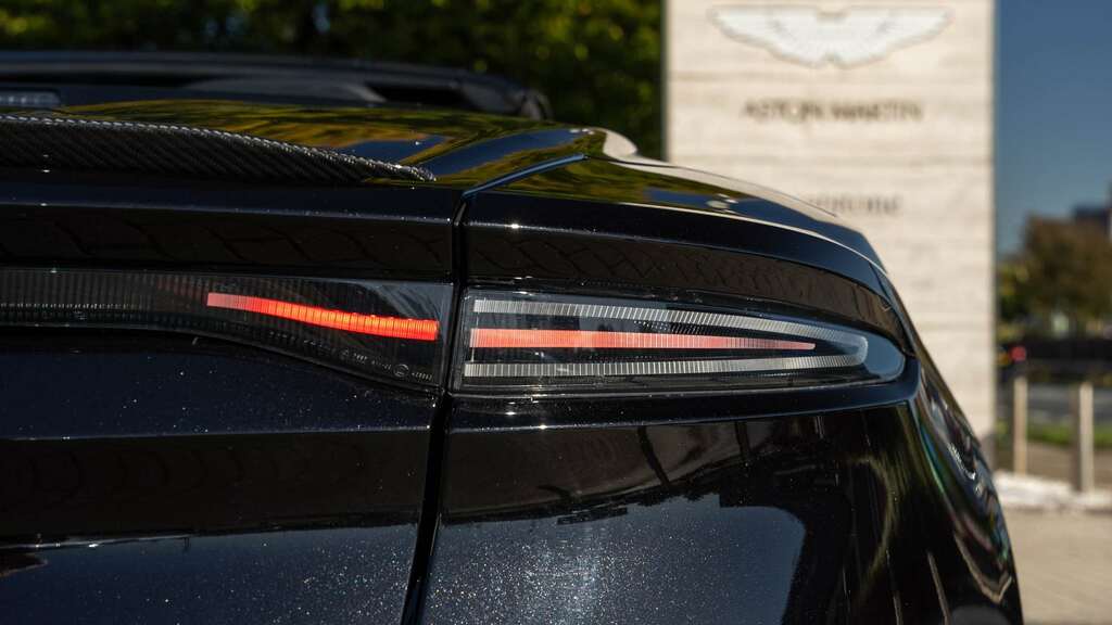 Aston Martin DBS 5.2 V12 Biturbo Ultimate Coupe Eur Black #25