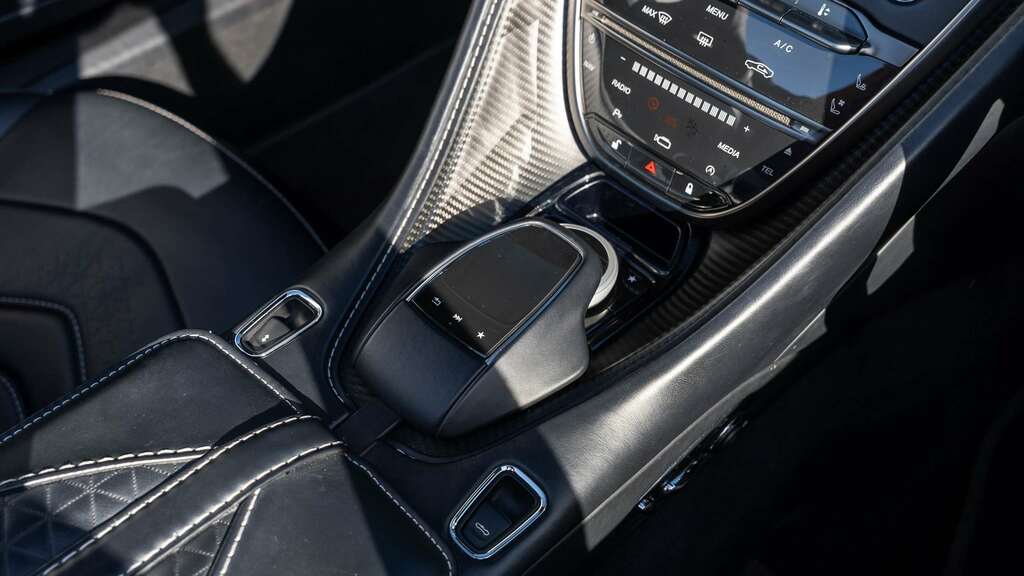 Aston Martin DBS 5.2 V12 Biturbo Ultimate Coupe Eur Black #31