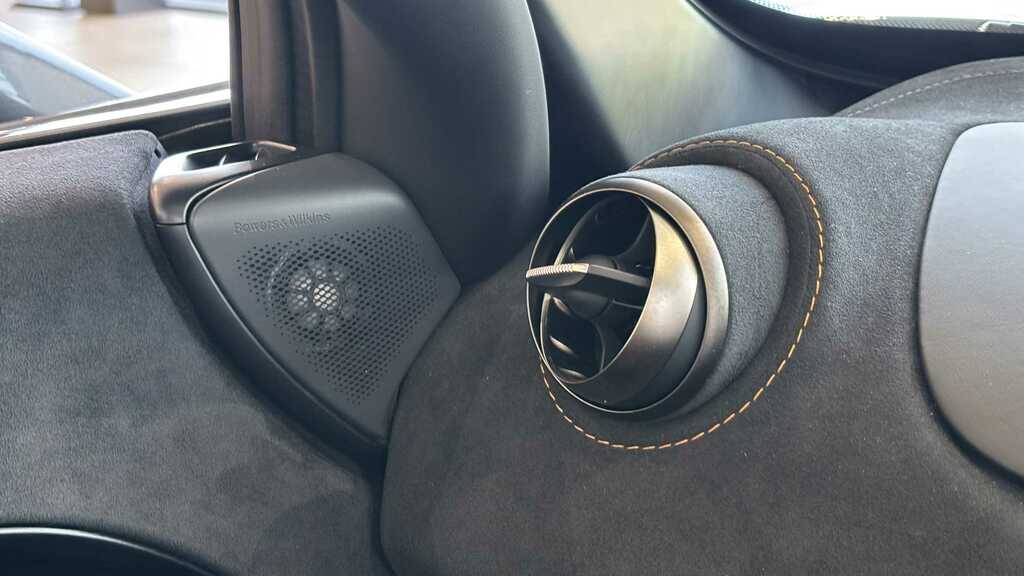 McLaren 720S Petrol  #24