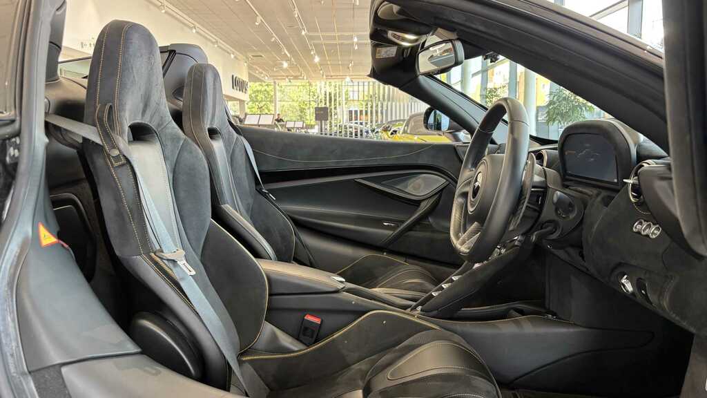 McLaren 720S Petrol  #13