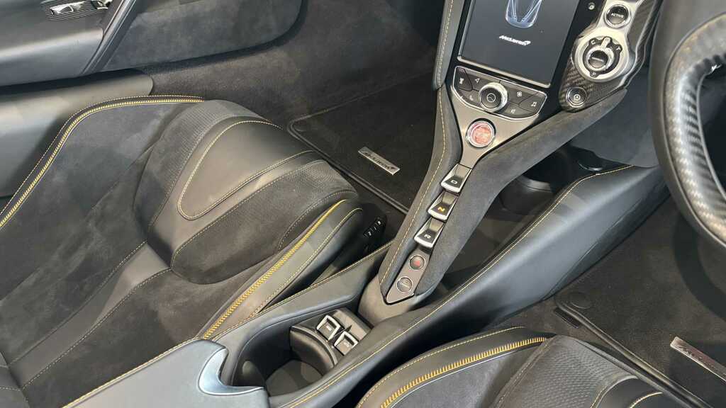 McLaren 720S Petrol  #16