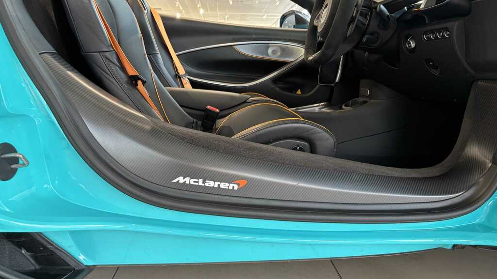 McLaren Artura Spider Blue #25